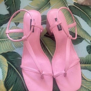 NWOT Nine West hot pink Nine West sandals